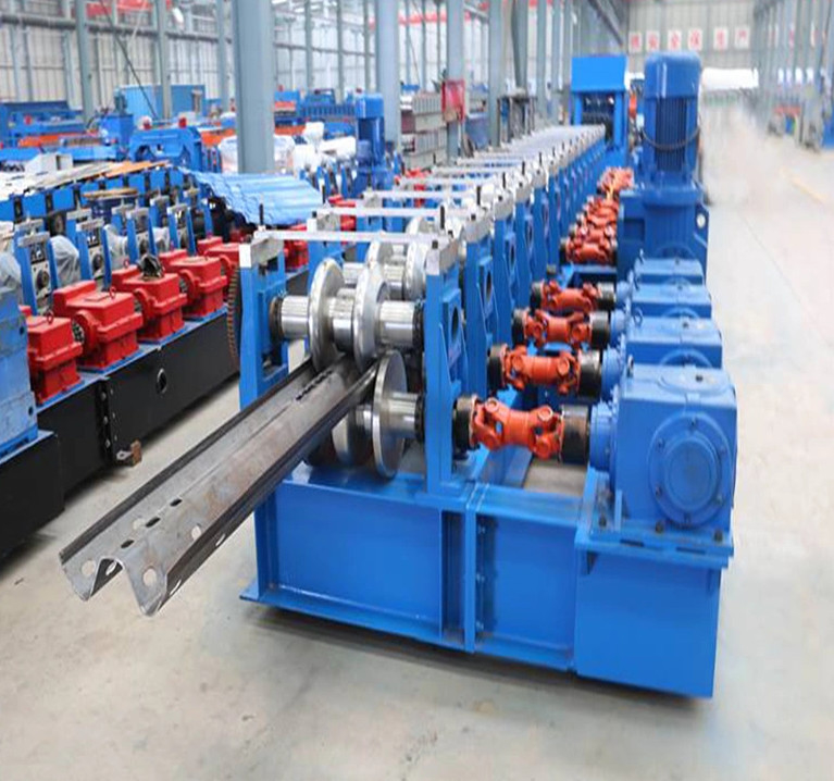 Custom W Beam 2 Wave Highway Guardrail Roll Forming Machine High Performance