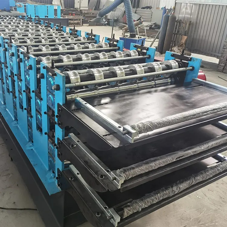 Triple Layer 3 Layer Roofing Sheet Making Machine With 18 Stations