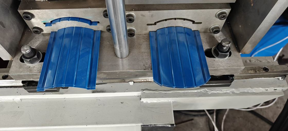 2025 New Design Metal Picket Fence Roll Forming Machine Fence Lines America Style